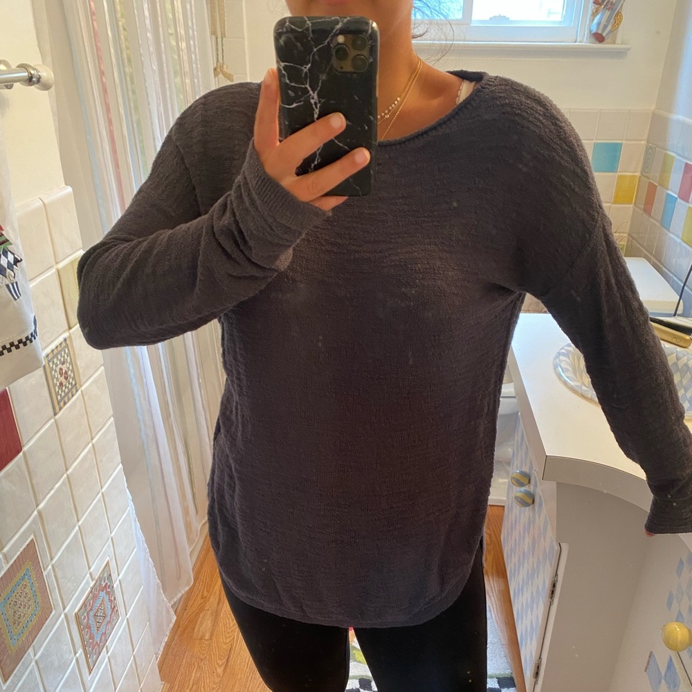 Light weight sweater